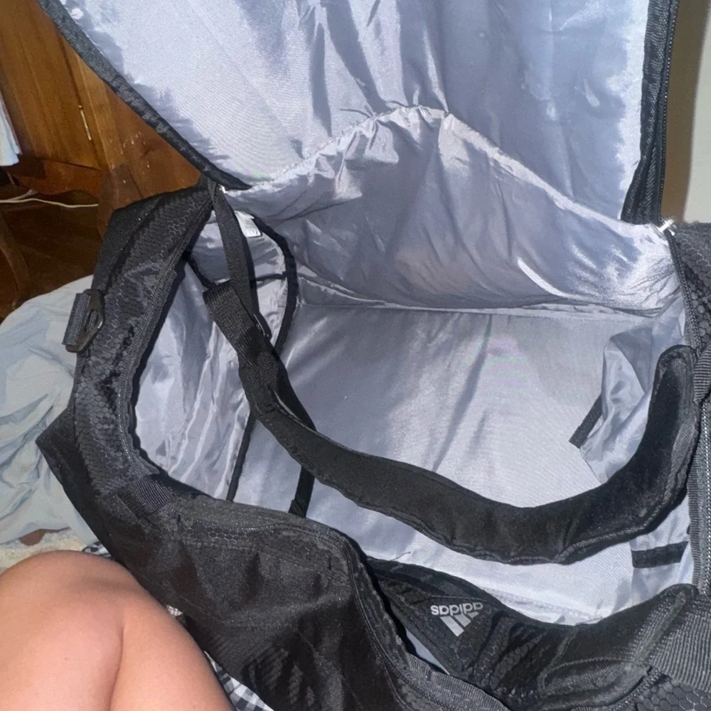 Adidas Black duffel Bag / backpack option - Picture 3 of 4